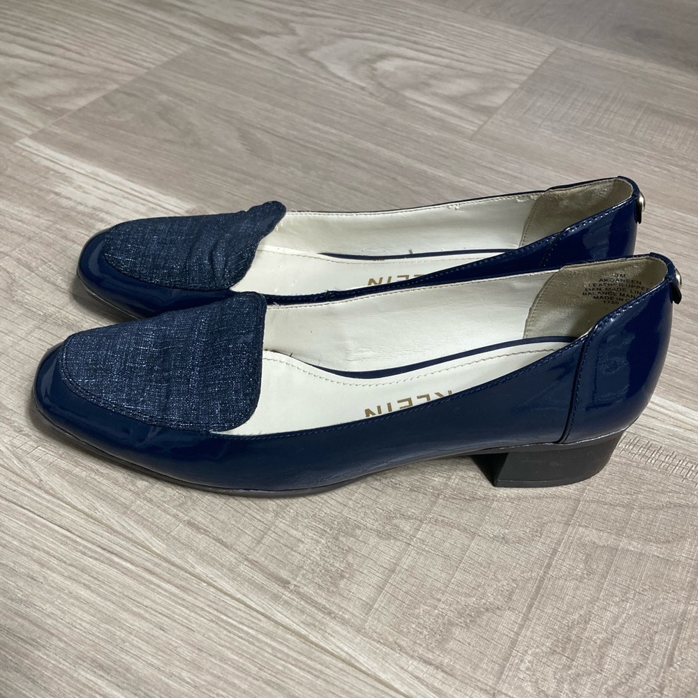 Anne Klein Navy Blue Heels